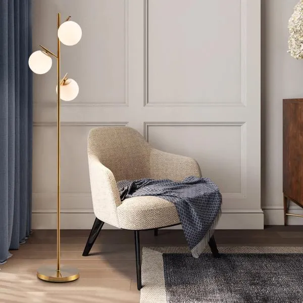 Lámpara de pie moderna de 3 globos dorada, con interruptor de pie, diseño elegante y estable, ideal para sala de estar, dormitorio y oficina, foto 1 de 5