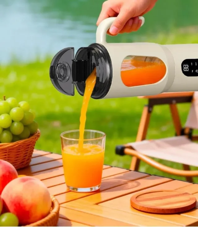 Licuadora portátil 580 ml con batería, 22000 rpm, jarra plástica blanca para smoothies y jugos, foto 4 de 5