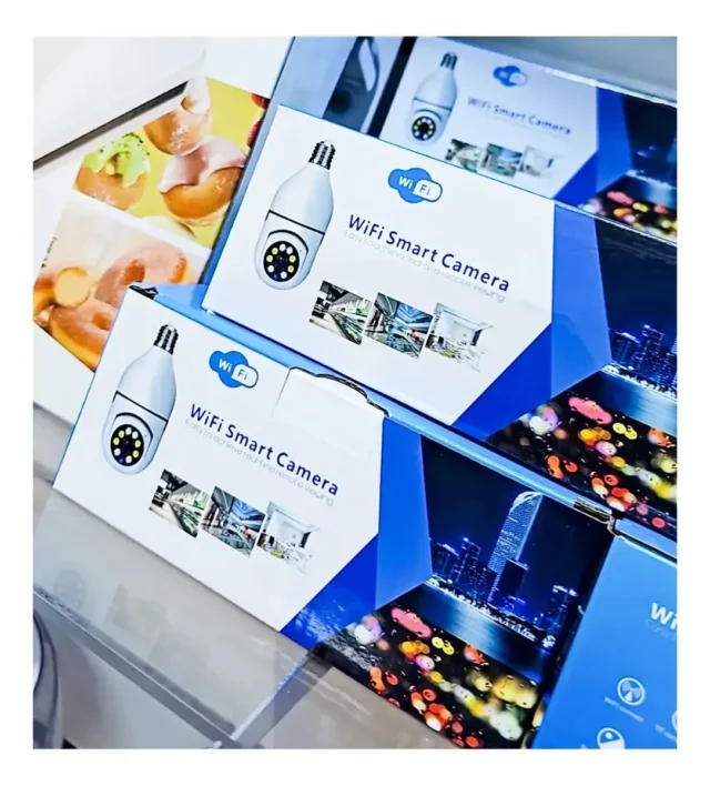 Cámara WiFi panorámica 360° con bombilla LED, micrófono y detección de movimiento, foto 5 de 7