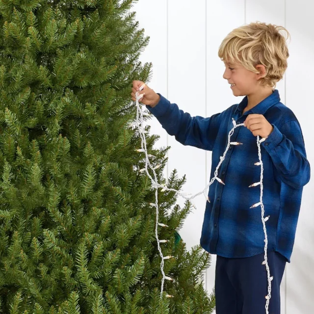 Árbol navideño artificial abeto nórdico 6 pies ramificado con 1350 puntas, PVC ignífugo y soporte metálico resistente, foto 3 de 5