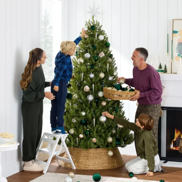 Árbol navideño artificial abeto nórdico 6 pies ramificado con 1350 puntas, PVC ignífugo y soporte metálico resistente, foto 5 de 5