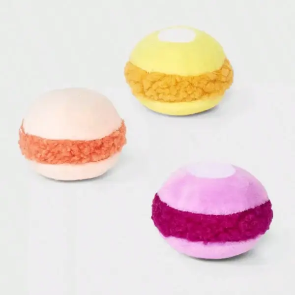 Peluches para gato tipo macaron Boots & Barkley, paquete de tres piezas desmontables con cierre de velcro y hierba gatera en el interior, en tres colores, para juego, mordidas y diversión de gatos, foto 2 de 3