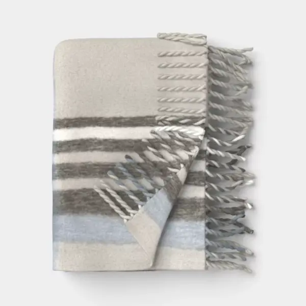 Manta tejida Diseño a cuadros y extremos con flecos gris, de peso medio, elaborado con una mezcla de acrílico, poliéster reciclado y lana, lavable a máquina, 60 plg. largo x 50 plg. ancho