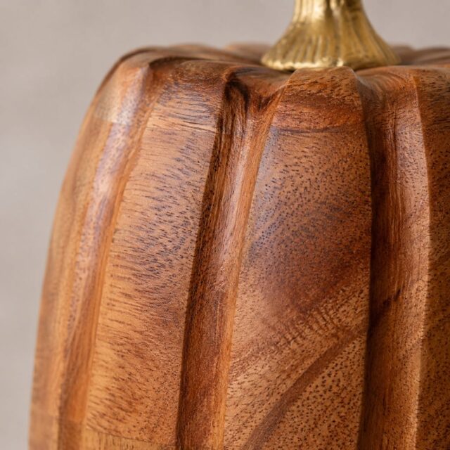Calabaza decorativa de madera natural sólida con tallo metálico dorado de 30 cm de alto y 1.62 kg, pieza de decoración para sala, cocina, comedor, oficina o recibidor con estilo otoñal o moderno, foto 3 de 3