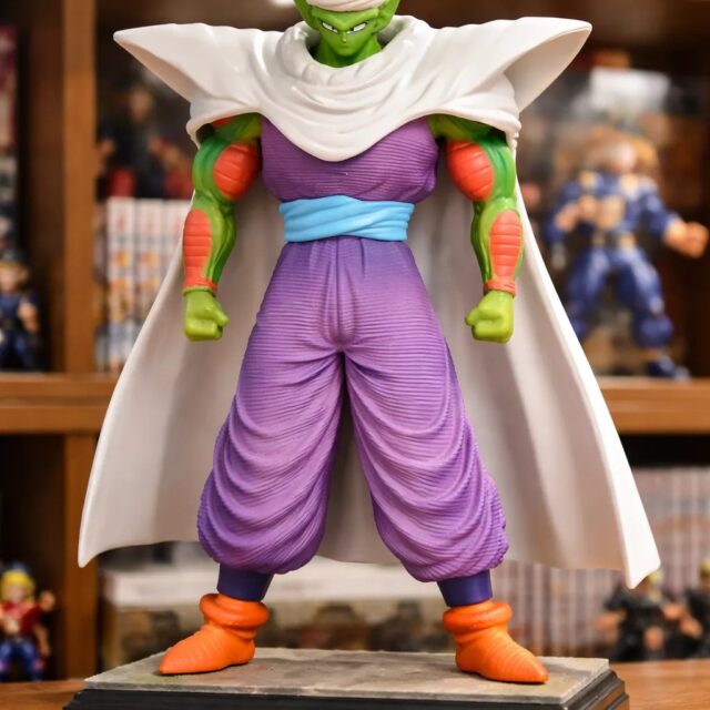 Coleccionable de Piccolo de Dragon Ball en figura de 16 cm de alto y 9 cm de ancho, con capa blanca, pantalón morado y base decorativa, ideal para fans del anime, vitrinas y regalos de colección, foto 3 de 7