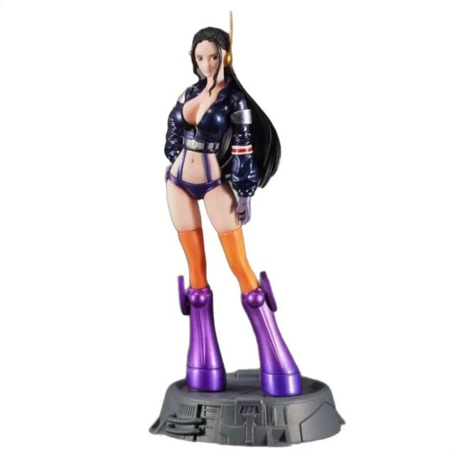 Figura de anime de Nico Robin de One Piece, de 26 cm de alto y 12 cm de ancho, con base gris, chaqueta azul marino, botas moradas y detalles en morado, perfecta para coleccionistas y fans del anime, foto 1 de 5