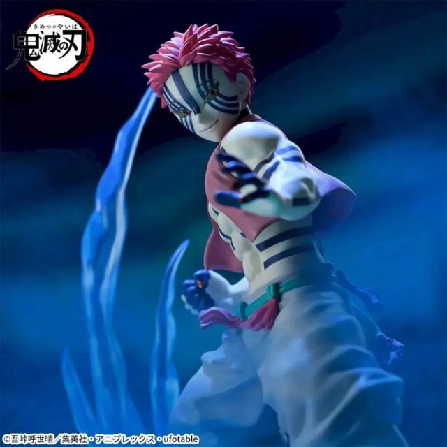 Figura de anime coleccionable de Akaza de Kimetsu no Yaiba, de 13 cm de alto, en caja, con pose de acción, ideal para fanáticos del anime y para decorar vitrinas o escritorio, foto 3 de 6