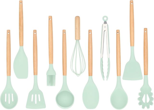 Set de 12 utensilios de cocina de silicona resistente al calor con mangos de madera de bambú, incluye recipiente para almacenamiento ordenado, color verde claro, protege sartenes y ollas de arañazos, foto 5 de 5