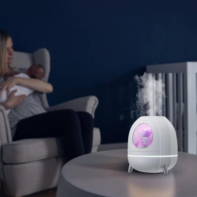 Difusor decorativo con diseño inspirado en una nave espacial, color morado llamativo, pieza con personalidad para dormitorios juveniles y escritorios, regalo original para fanáticos del espacio, foto 5 de 5