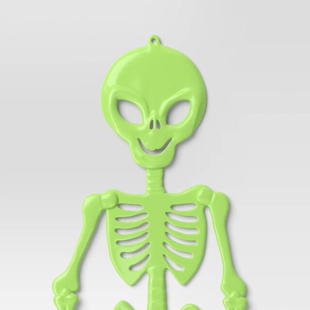 Esqueleto alienígena articulado 3D de 60 pulgadas para decoración de Halloween, color verde fluorescente, material polipropileno, foto 2 de 3