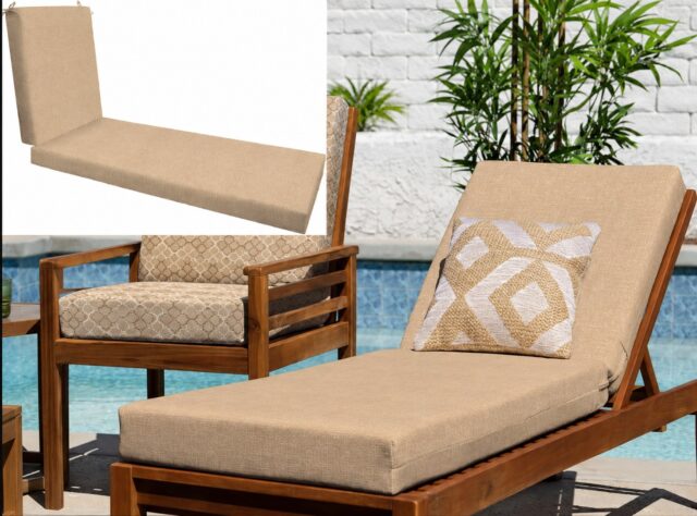 Cojín de repuesto para chaise lounge o tumbona de patio, de 57 cm de ancho x 178 cm de largo x 9 cm de grosor, en tono beige neutro con textura estilo Hampton, cómodo y resistente para exteriores, foto 1 de 4