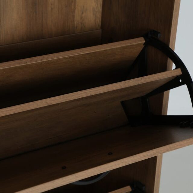 Zapatero VASAGLE de 3 puertas abatibles, 60 x 24 x 116 cm, madera de ingeniería color marrón, organizador moderno para entrada y recibidor, foto 2 de 3